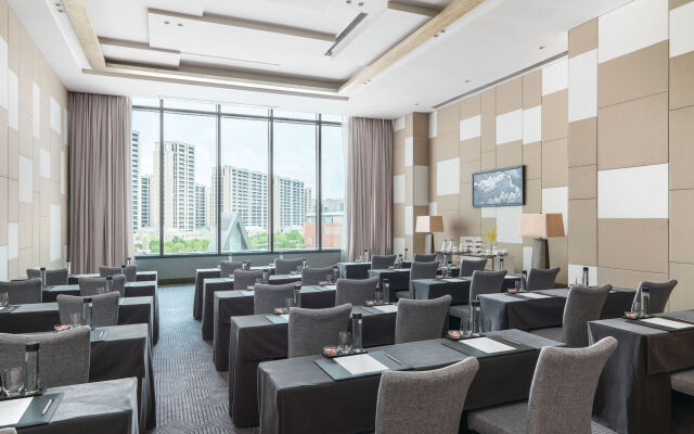Pullman Haining