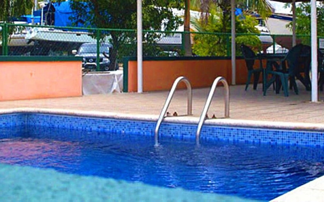 Coral Cove Marina Hotel