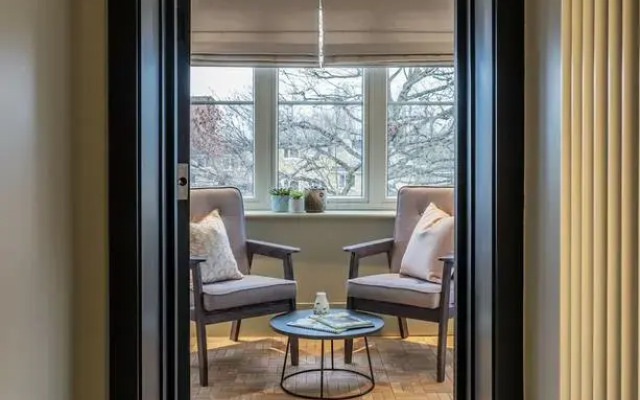 Stylish Studios SOUTHFIELDS STATION