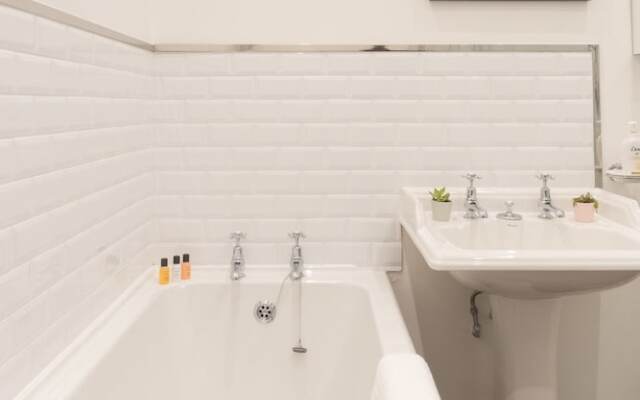 City Visits - Mint Drive