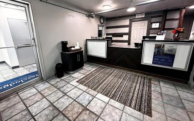 Studio City Suites, A Travelodge By Wyndham