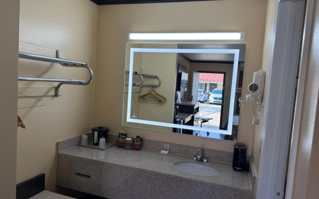 Regency 7 Motel