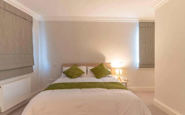 Spacious & Modern 3brs House in Central London