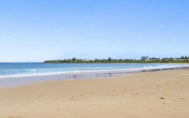 Cleveland Place - walk to beach and shops