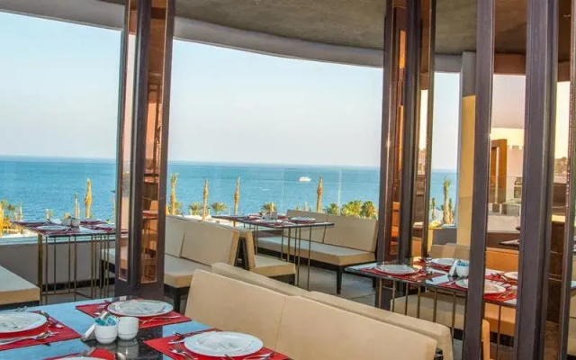 Posh Club by SUNRISE Diamond Beach