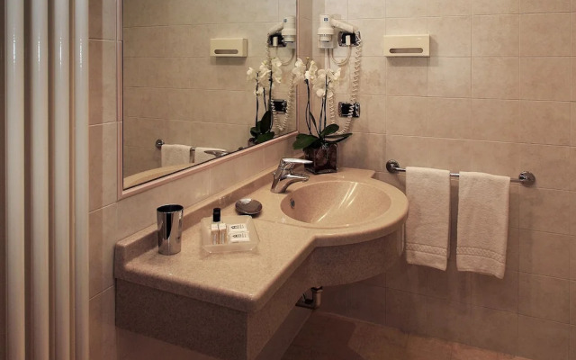 Astoria Residence