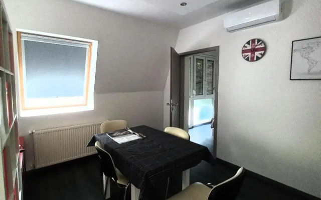 Buckingham Palace Apartman, Debrecen