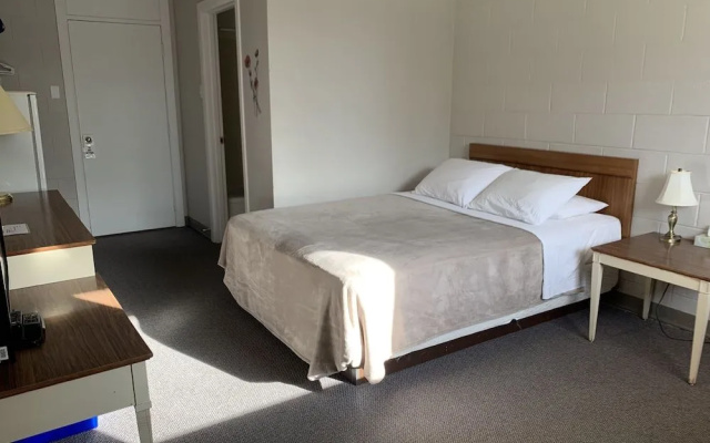 Manitou Motor Inn