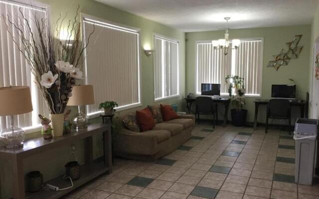 Houston Inn and Suites