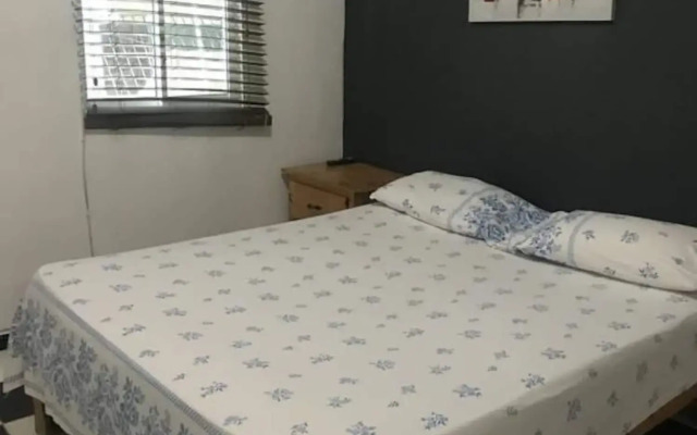 Aarony House Hotel