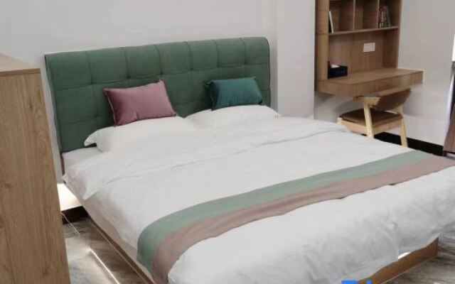 Royal Courtyard Homestay