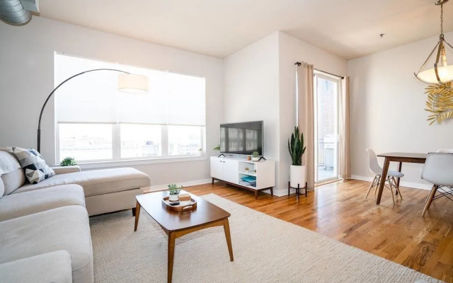 Elegance & Elevation: Mile High Condo in Highland