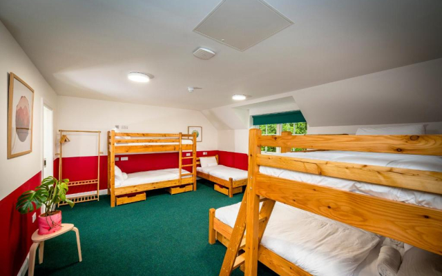 Loch Ness Bunk Inn
