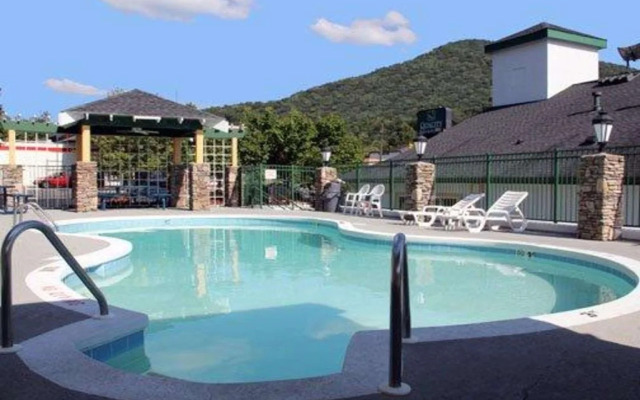 Quality Inn & Suites Biltmore East