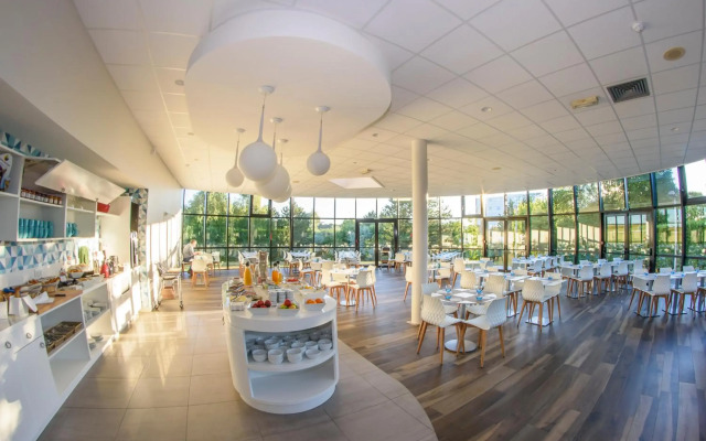 Mercure Poitiers Site du Futuroscope Hotel