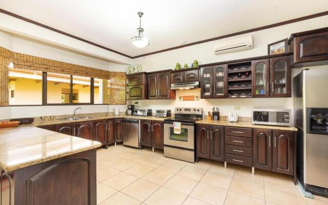 Catalina Cove 3- Spacious 6 Bedroom Loft Home