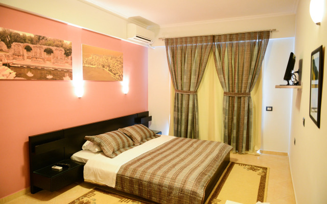 Hotel Oasis