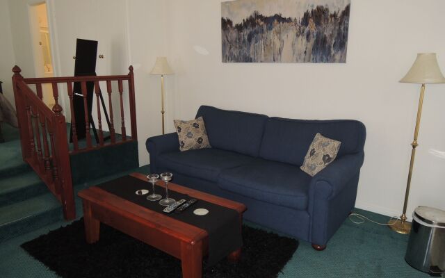 New England Motor Lodge