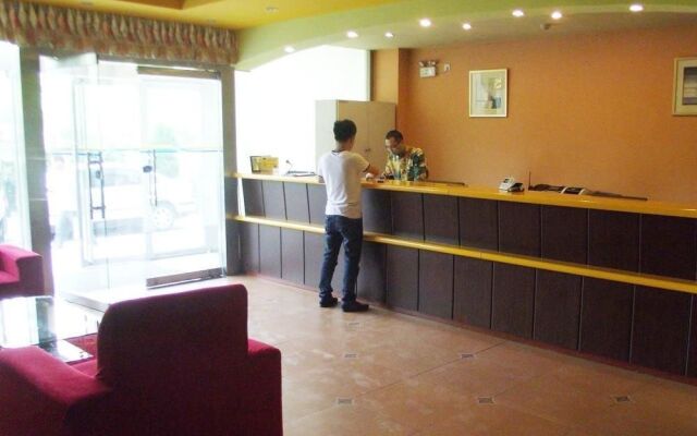 Home Inn Qingdao Jinggangshan Road