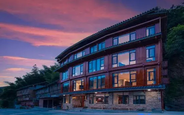 Weijian Zhaoxing Homestay