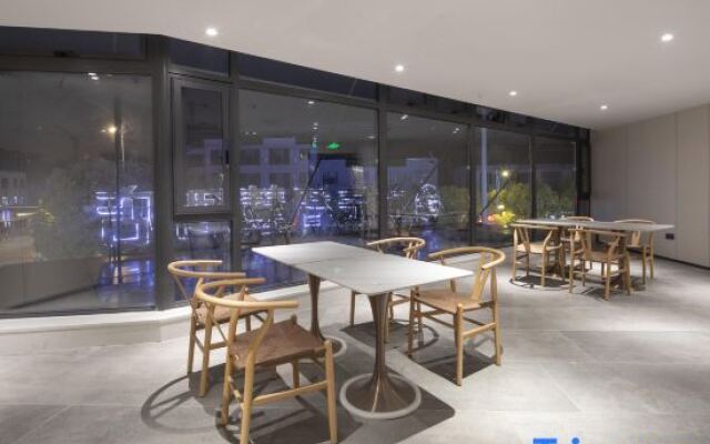 Lvchen Smart Hotel (Taicangyu Branch)