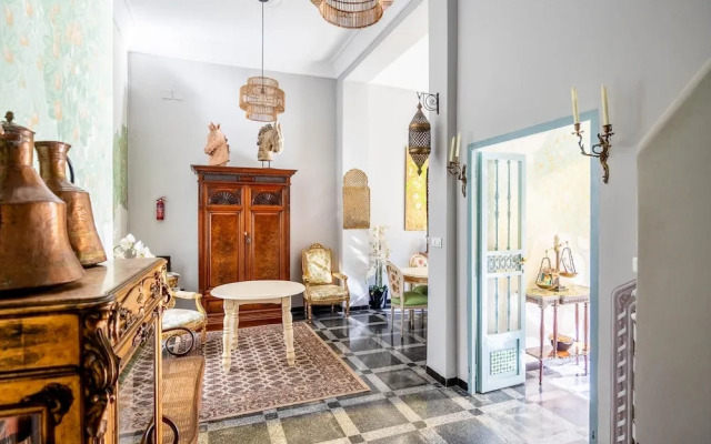 Cheerful 6 Bedroom House in Seville With Terraces