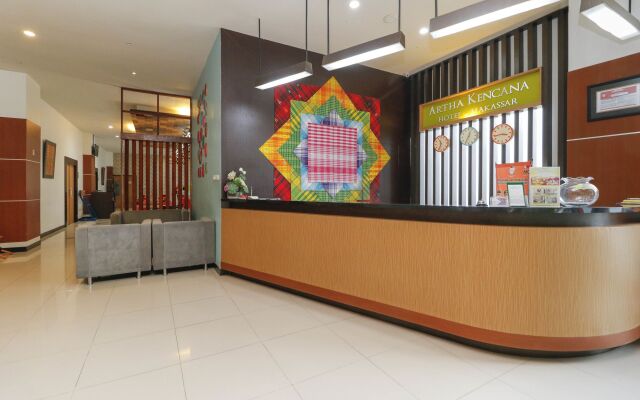 RedDoorz Plus near Pantai Losari