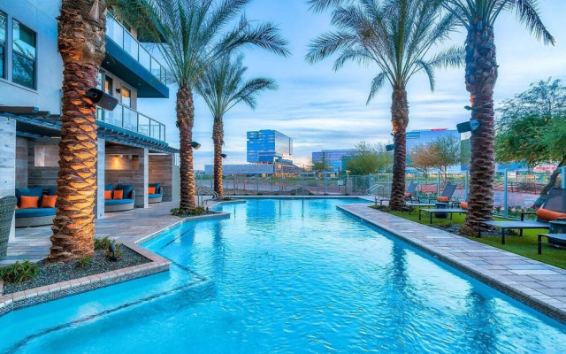 Modern Town Lake Penthouse by Cozysuites