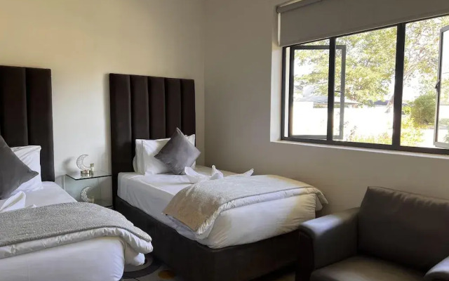Victoria Falls Estate Villa - 2274