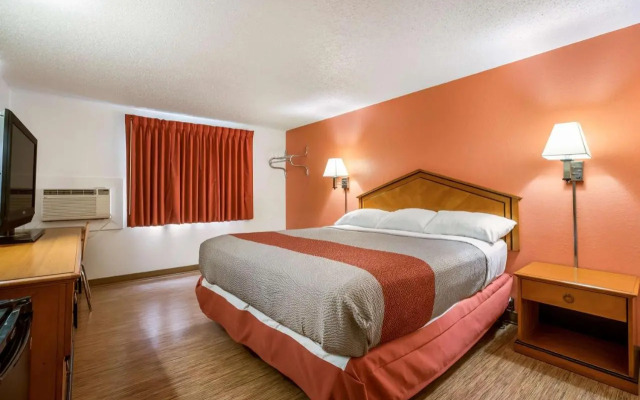 Super 8 Albert Lea Mn