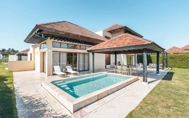 Modern Villa w Pool bbq at Green Village ABB