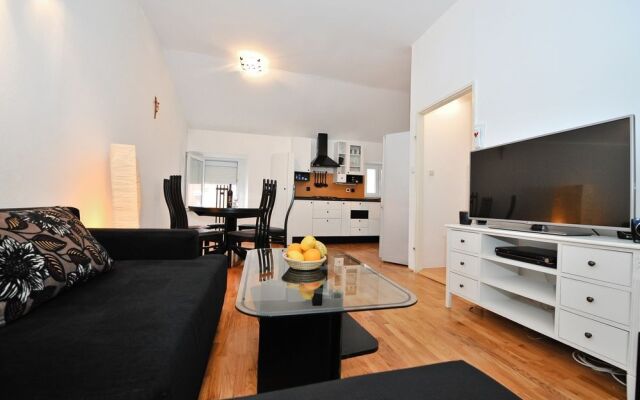 Feel Center Apartments.