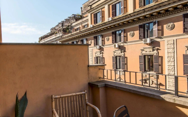RSH Spanish Steps Apartments