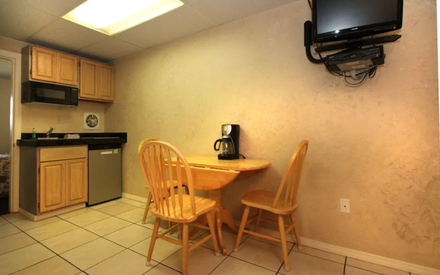 Sea Cliff House Motel