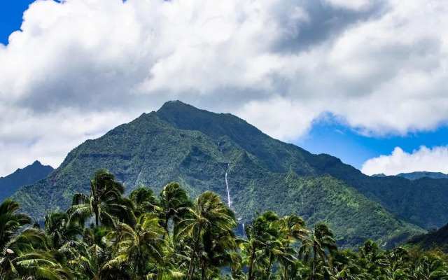 Hanalei Beachfront 2 Bedroom Home by RedAwning