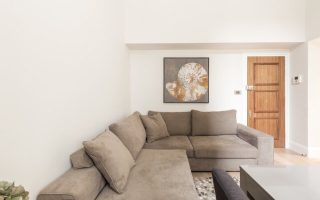 The Saint Stephen s Gardens Mansion VII