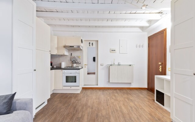 JOIVY Beautiful Studio For 2 Near Sempione Park