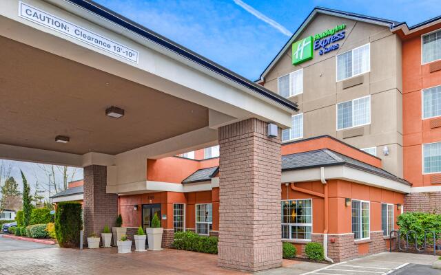 Holiday Inn Express Hotel & Suites Portland-Jantzen Beach, an IHG Hotel