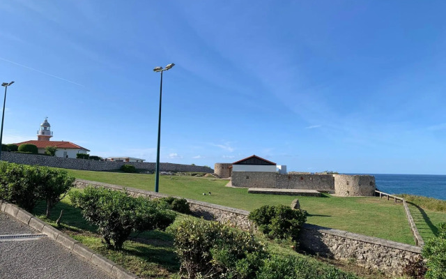Piso sobre mar junto al Faro de Suances