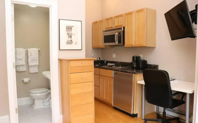Maverick Suites at 402 Columbus Ave
