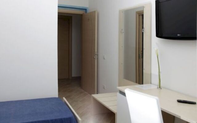 B&B Acropolis