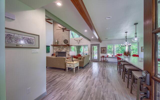 Down River Haus Ld 727 Home