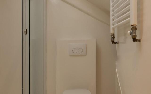 Luxury Apartment with Swimming Pool 2B