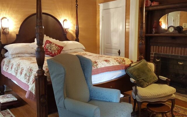 The Mountain Rose Inn