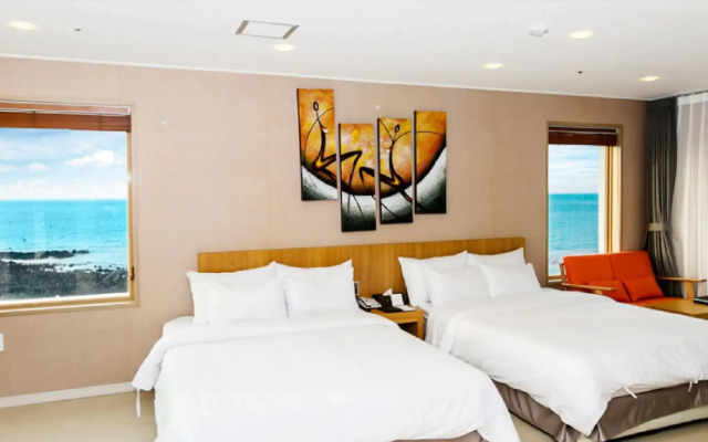 Rich Hotel