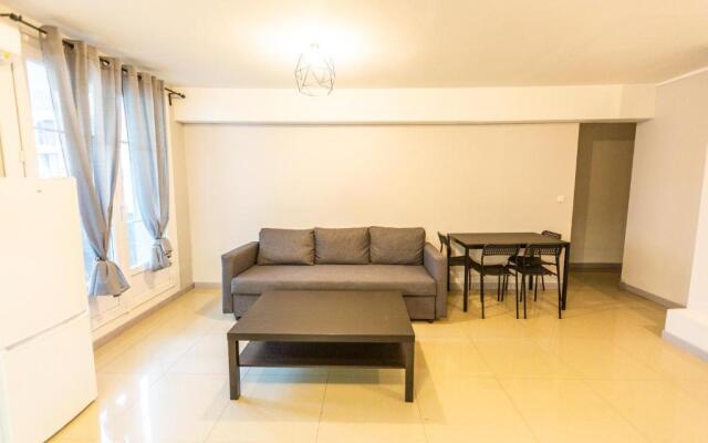 Superbe T4 renove spacieux avec stationnement libre et gratuit