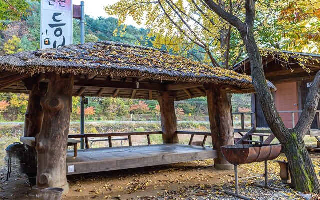 Gapyeong Lamp Pension