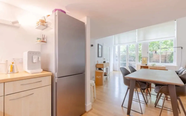 Chic 1BD Maisonette W/hot Tub, King's Cross!