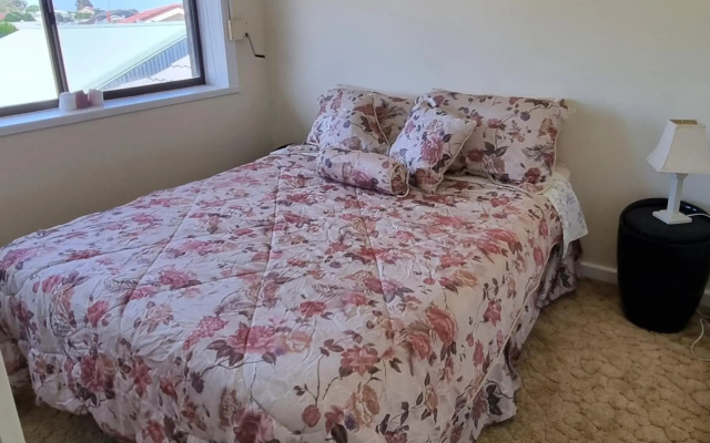 Spacious Holiday Home - Waikerie