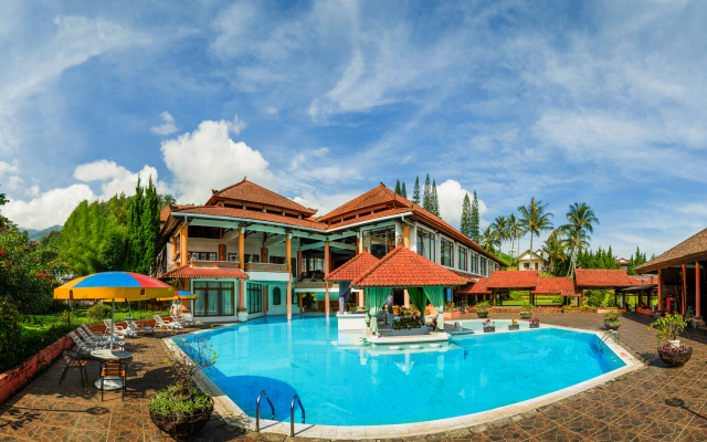 Royal Hotel and Villa Trawas